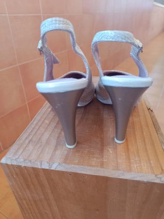 Zapatos de tacón color champagne