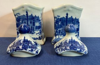 Par Tarros Victoria Ware Ironstone Azul y Blanco