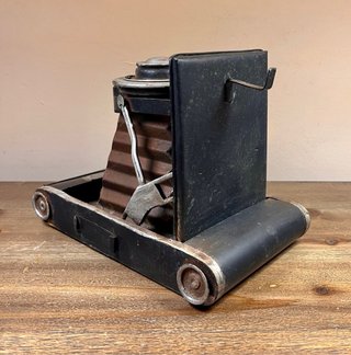 Cámara vintage decorativa estilo antiguo en metal