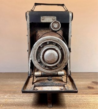 Cámara vintage decorativa estilo antiguo en metal
