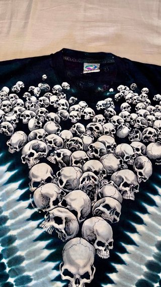 Camiseta Estampada Calaveras Tie-Dye.