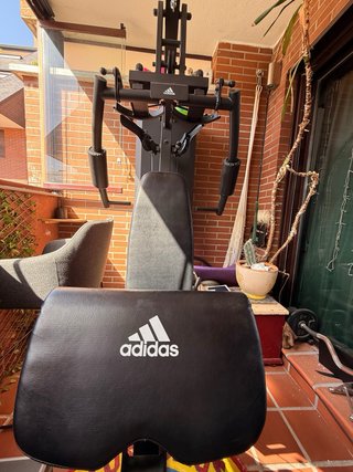 Máquina Multiestación Adidas