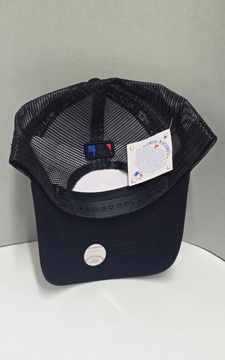 Gorra New Era LA Negra Trucker Ajustable