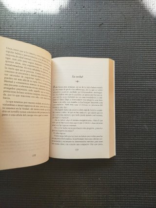 Libro "El libro de la felicidad"