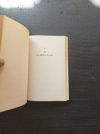 Libro "El libro de la felicidad"
