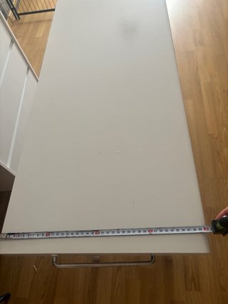 Mesa de madera blanca extensible