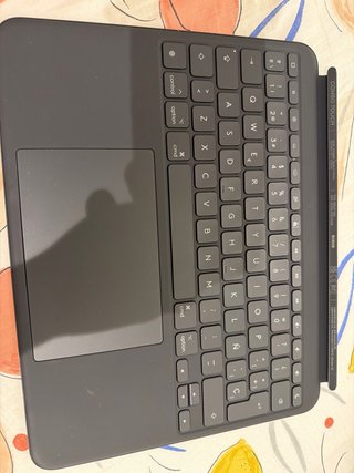 Logitech Combo Touch iPad Pro 13 M4