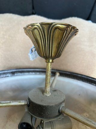 Lámpara de techo antigua
