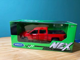 Chevrolet Silverado 1:24 Welly Rojo