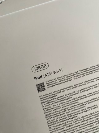 iPad 11 a estrenar, color azul.