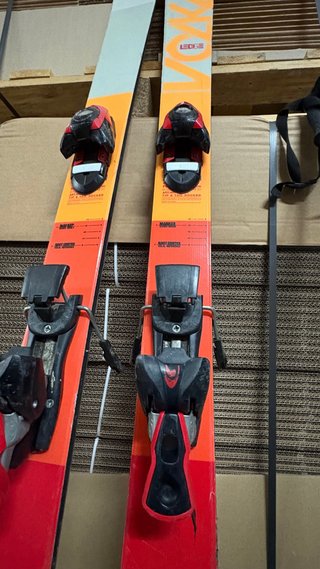 Völkl Ledge 155 + Fijaciones Marker y Bastones