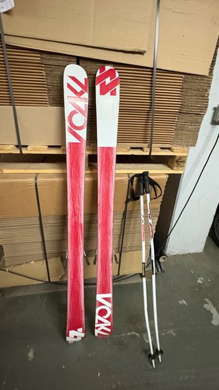 Völkl Ledge 155 + Fijaciones Marker y Bastones