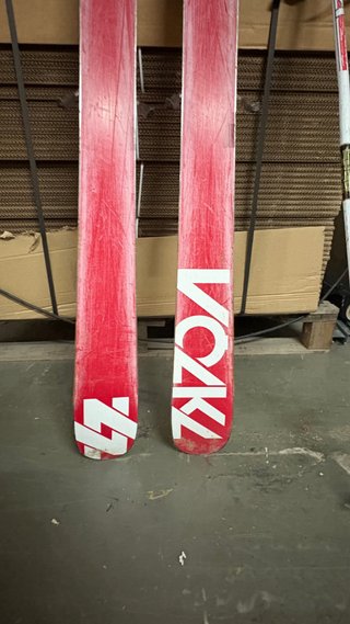Völkl Ledge 155 + Fijaciones Marker y Bastones