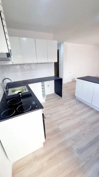 Se vende piso REFORMADO y amplio
