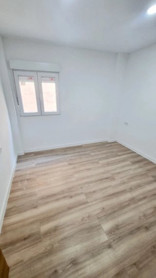 Se vende piso REFORMADO y amplio