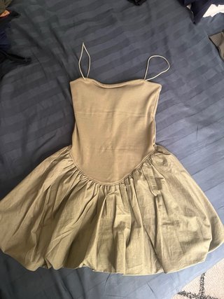 Vestido mini Zara verde oliva