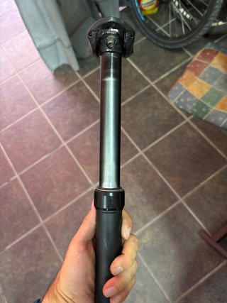 Tija telescópica Giant Contact Switch