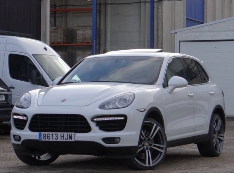 Porsche Cayenne 2013 - foto 1