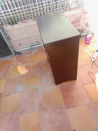 Mesita de noche de madera
