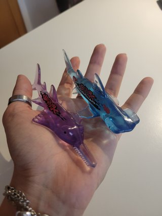 2 Juguetes Tiburones Plástico Transparente
