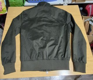Cazadora Superdry verde oscuro. Talla M