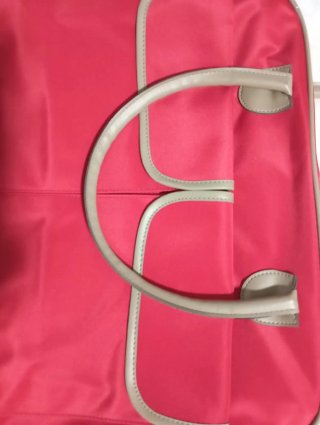 Bolsa de viaje o documentos roja