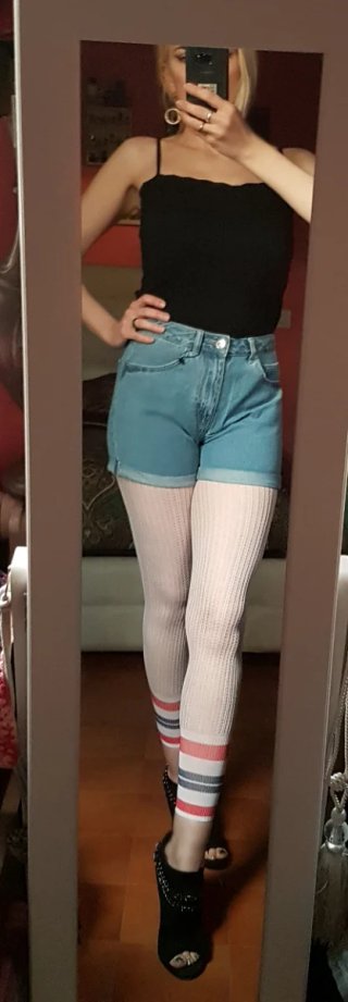 Nuovi shorts in denim blu