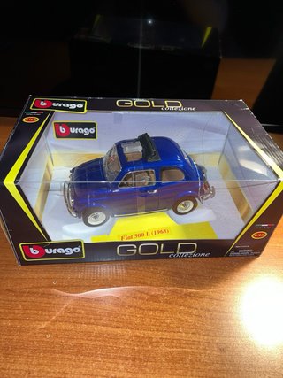 Bburago Fiat 500 L 1/18 Gold Collezione