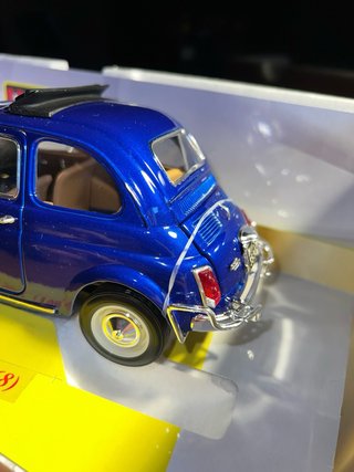 Bburago Fiat 500 L 1/18 Gold Collezione