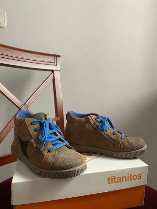 Botas Titanitos niño marrones y azules talla 34