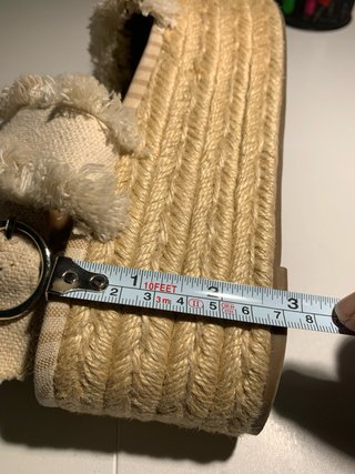 Sandalias Zara plataforma beige.