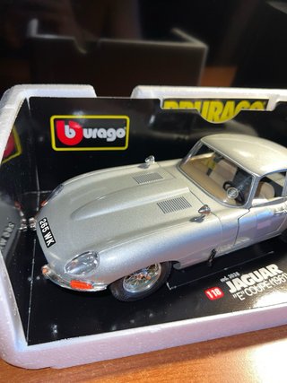 Bburago Jaguar E-Type Coupé 1961 Argento 1:18