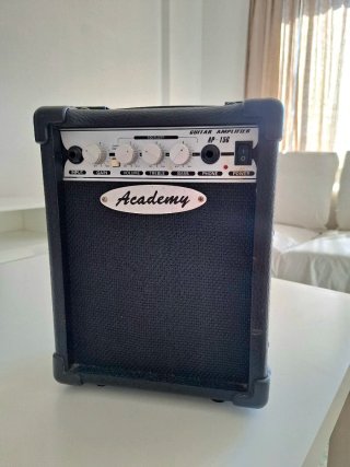 Amplificador Guitarra Academy AP-15G