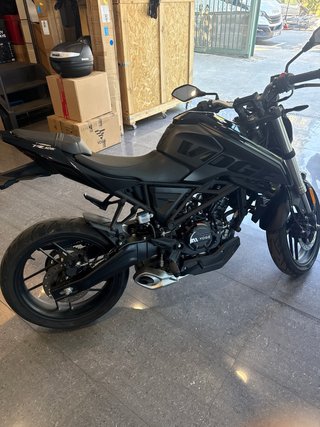 VOGE 125R Negra - Moto Naked