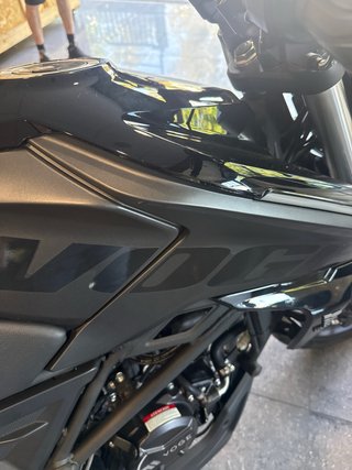 VOGE 125R Negra - Moto Naked
