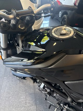 VOGE 125R Negra - Moto Naked