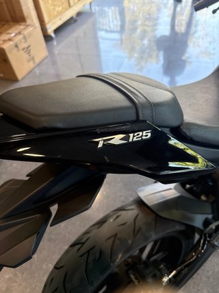 VOGE 125R Negra - Moto Naked