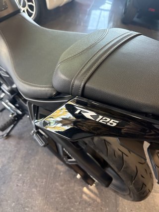 VOGE 125R Negra - Moto Naked