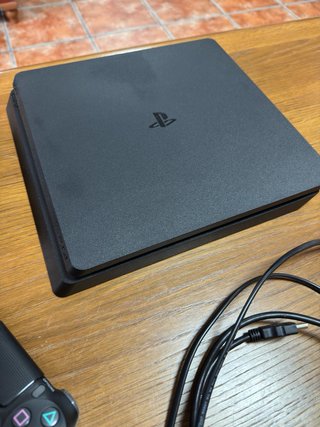PS4 Slim Sony 2 Controles + Juego Regalo