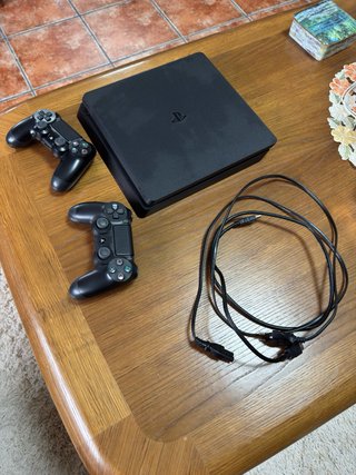 PS4 Slim Sony 2 Controles + Juego Regalo