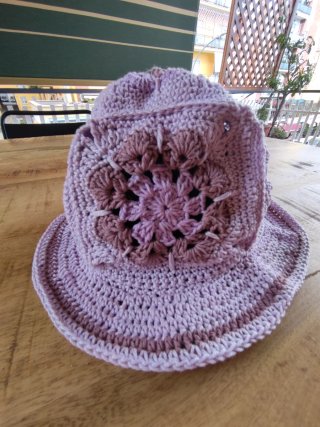 Cappello uncinetto donna viola