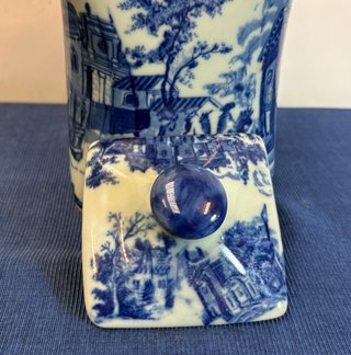 Tetera Victoria Ware Ironstone Azul y Blanco