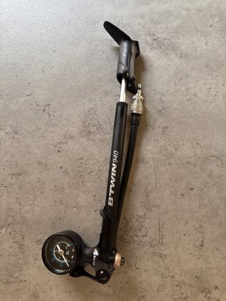 Bomba de suspensión Btwin 940