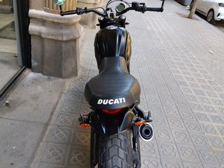 Ducati Scrambler Negra