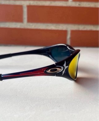 Gafas Oakley con lentes naranjas