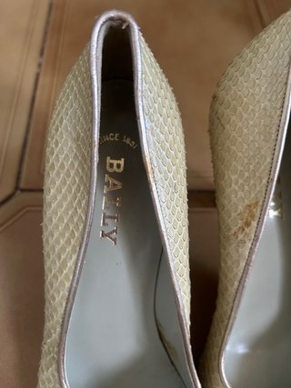 Tacones Bally Dorados
