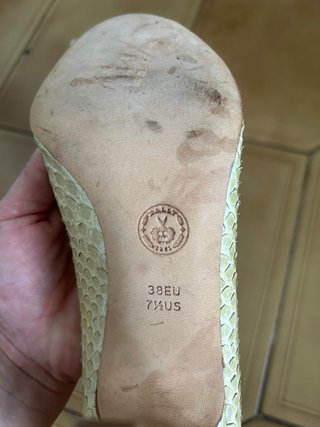 Tacones Bally Dorados