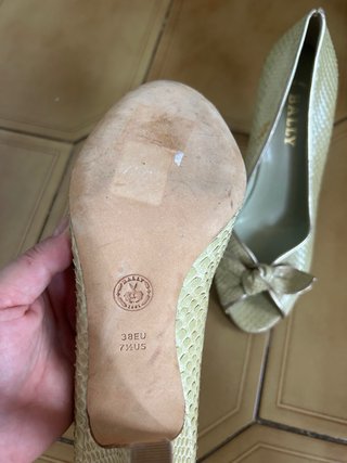 Tacones Bally Dorados
