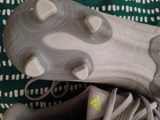 Botas de fútbol Adidas Grises para fútbol con taco