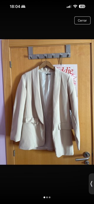 Conjunto traje dos piezas beige